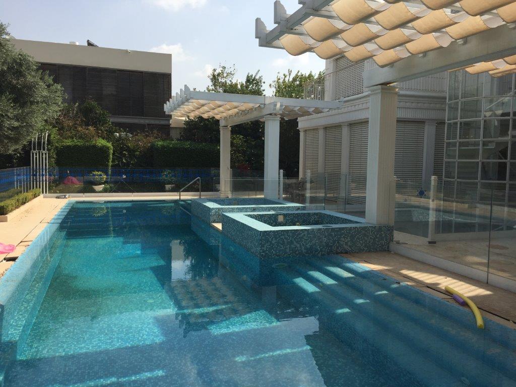 House for sale in Savyon 